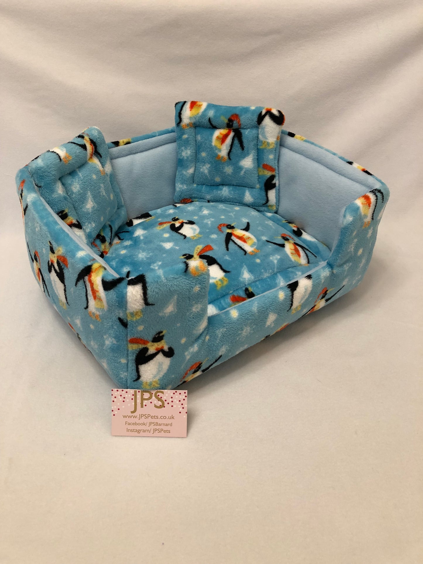 Sofa 16 x 13 inch - Penguin cuddle fleece & Baby Blue