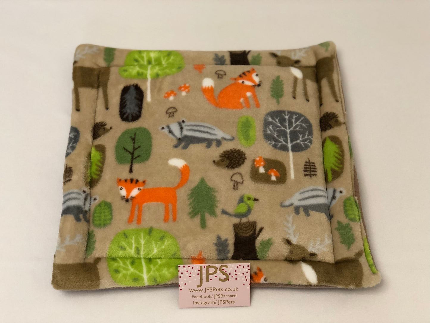 Beige woodland & plain emerald underside - 14 x 14 Inch Pad Polar Fleece