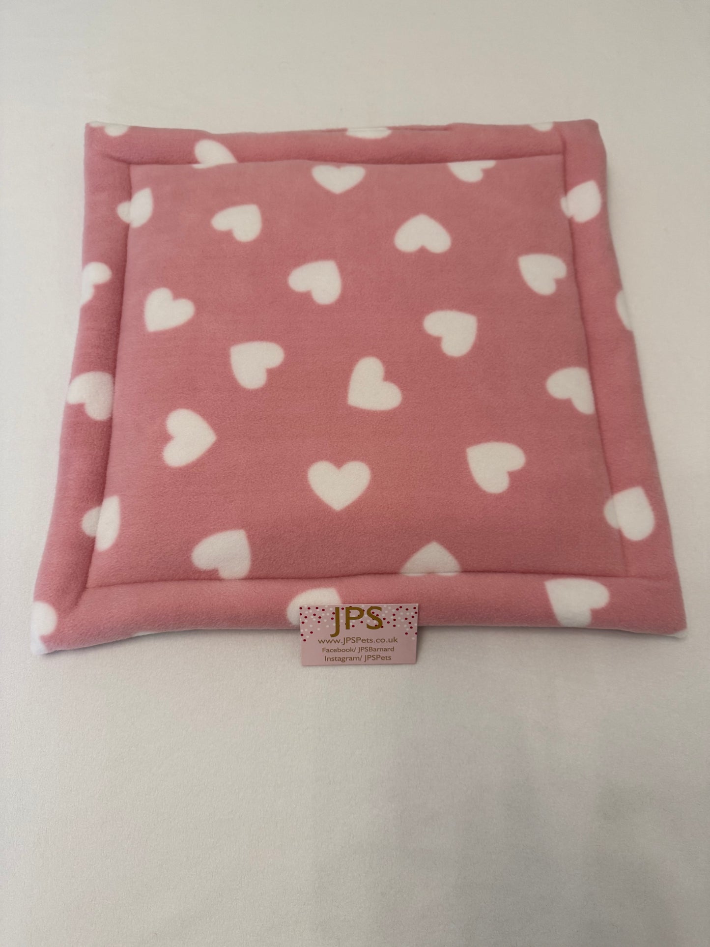 18 x 18 Inch Pad - Pink Hearts