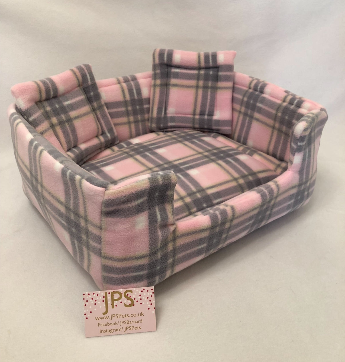 Sofa - pink tartan