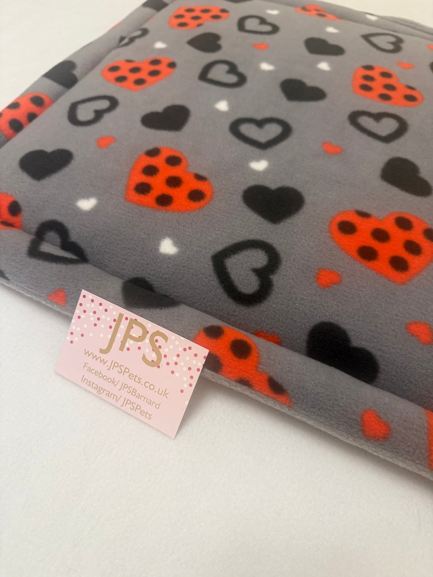 18 x 18 Inch Pad - grey hearts and grey underside