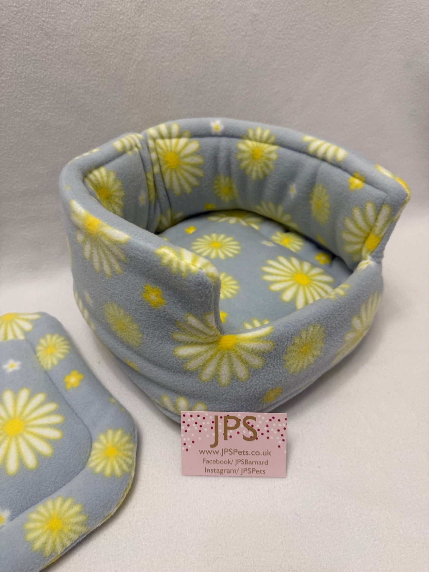 Cuddle Cup 11 Inch & spare pad - daisies