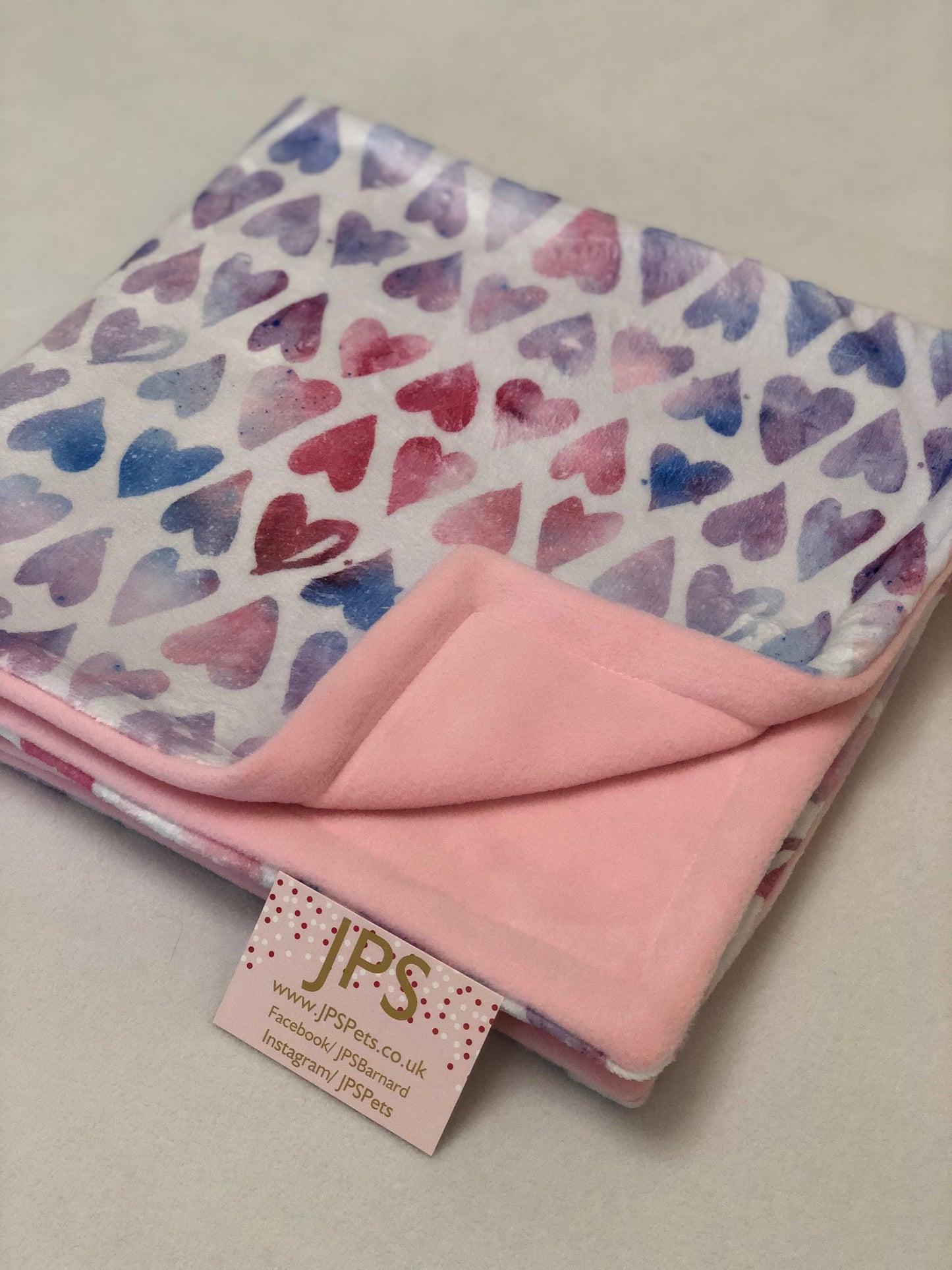 Blanket 28 x 28 inch - Tinted Hearts cuddle fleece & Baby Pink