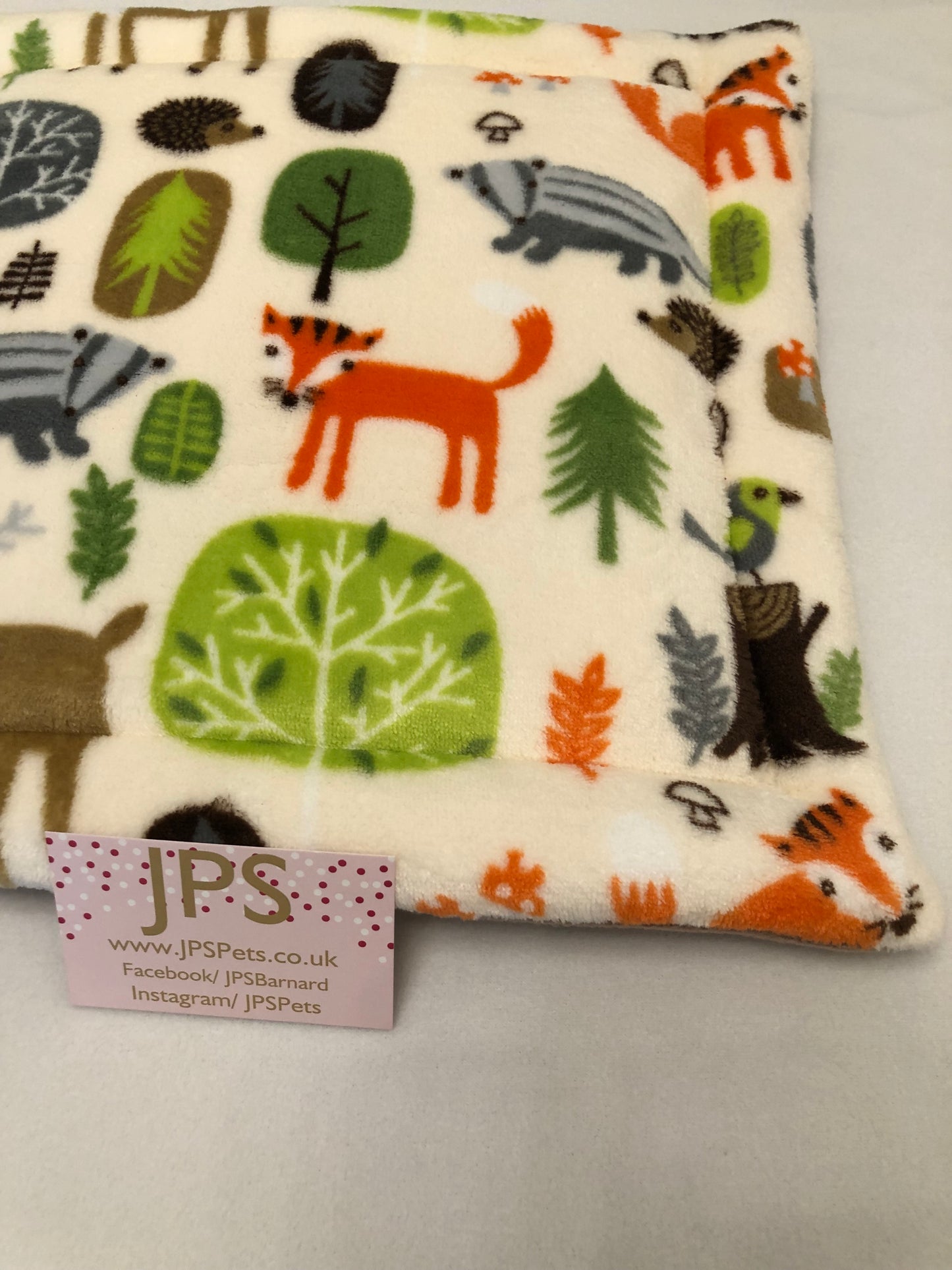 Ivory woodland cuddle fleece & plain mocha underside - 14 x 14 Inch Pad