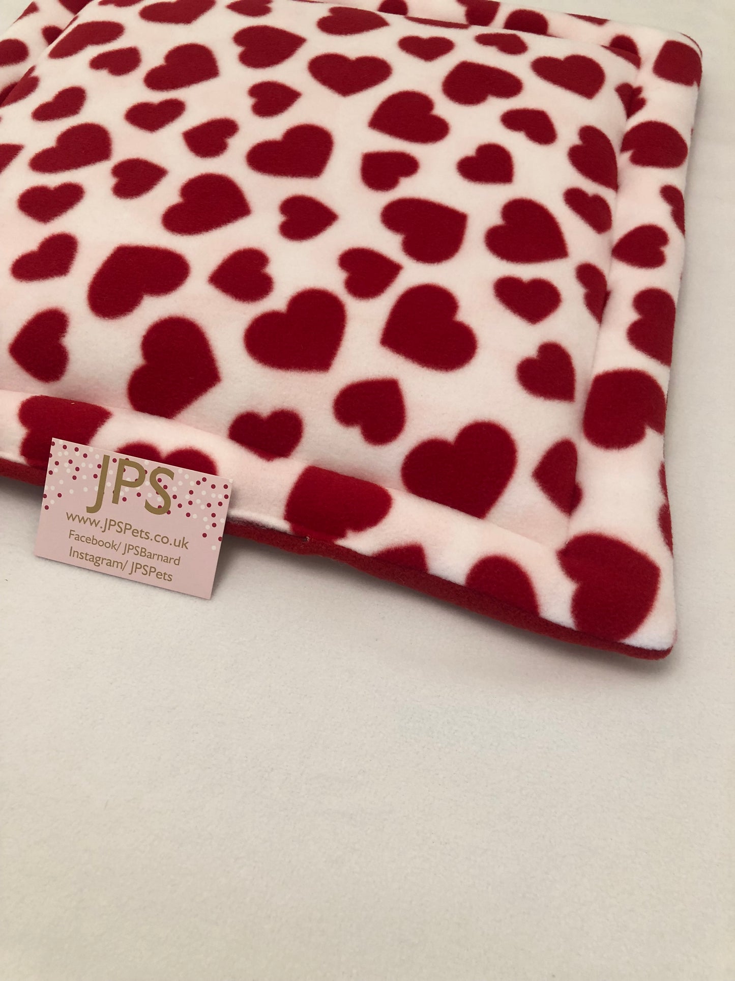 18x18 Inch Pad - Red & White Heart Polar Fleece & choose your colour/ pattern underside