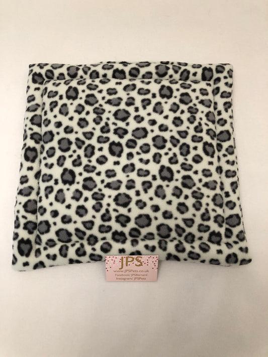 Lap Pad 14 x 14 inch - Grey Cheetah