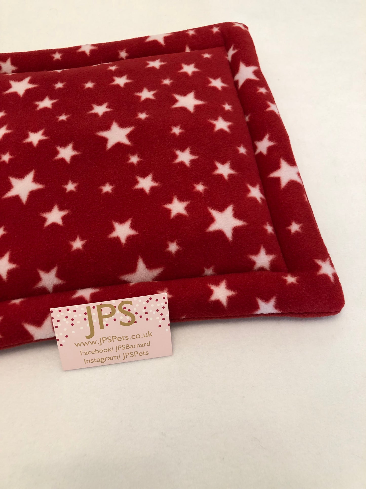 Red twinkle & red - lap pad 14" x 14"