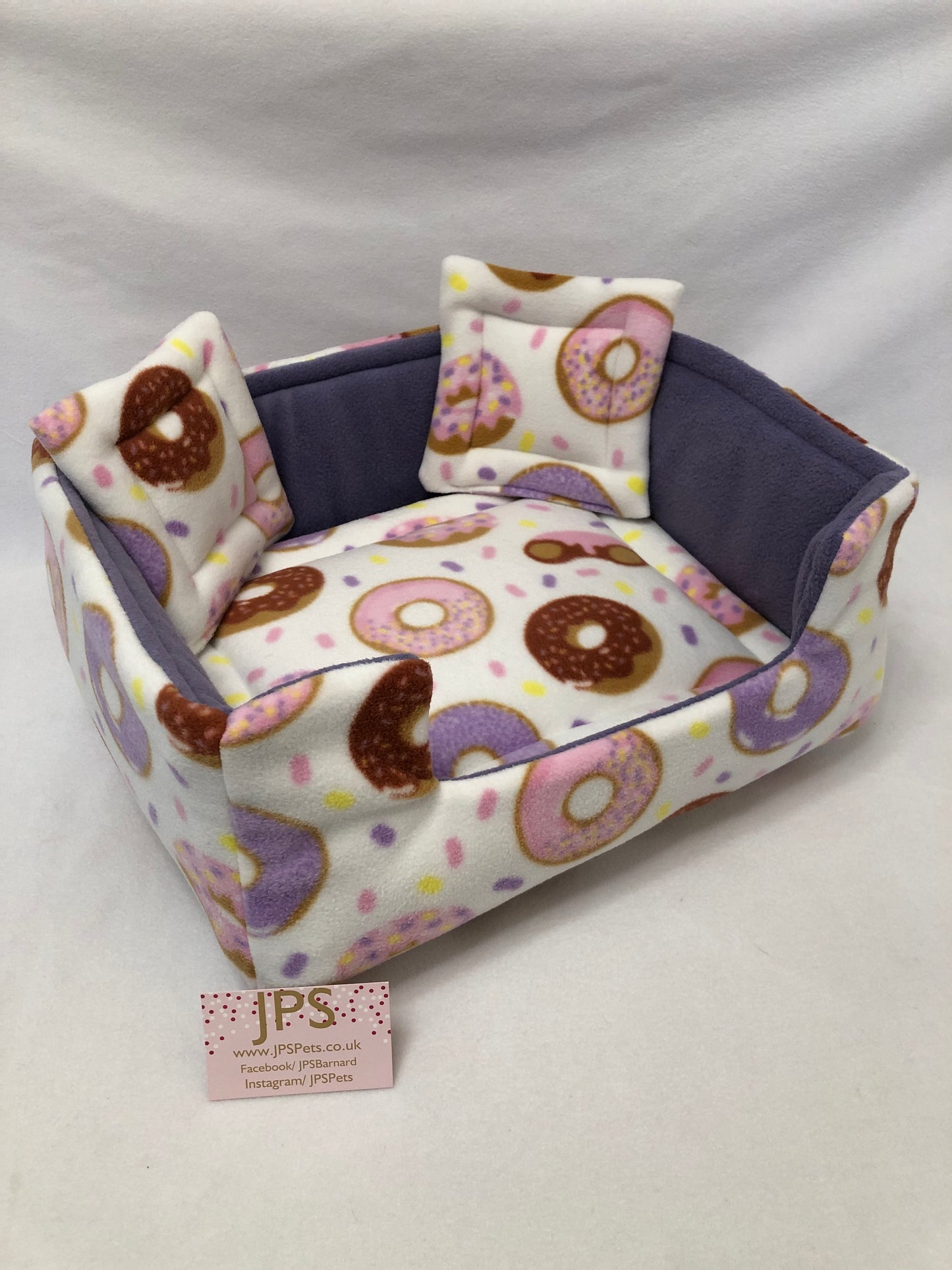 Sofa 16 x 13 inch - Doughnut & Dark Lilac