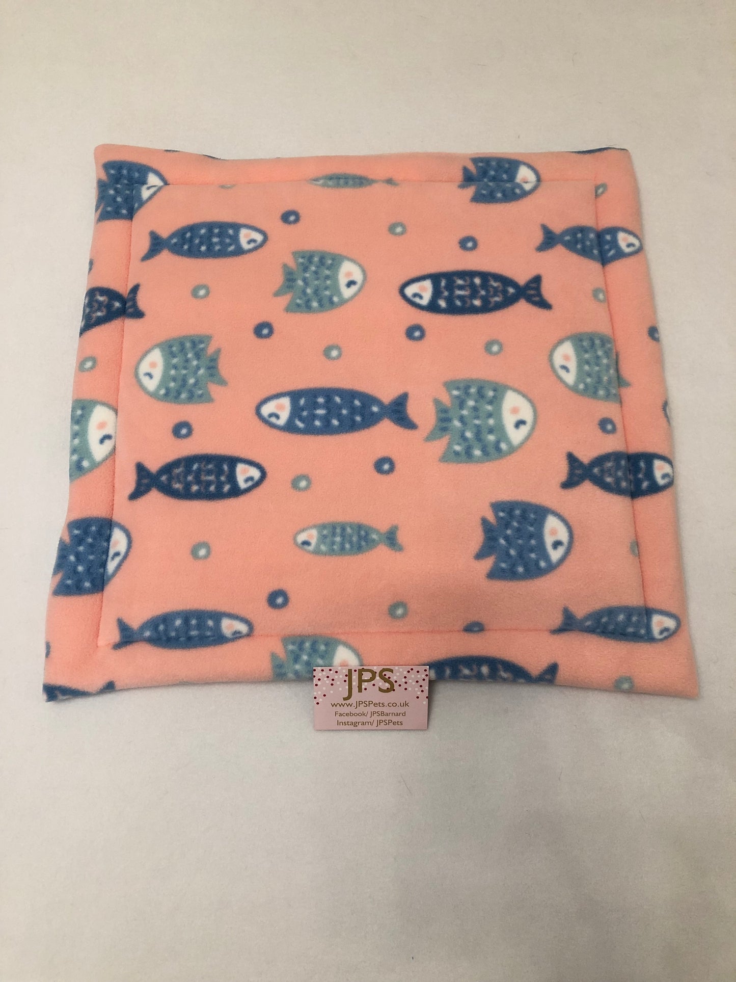 18 x 18 Inch Pad - Pink Fish