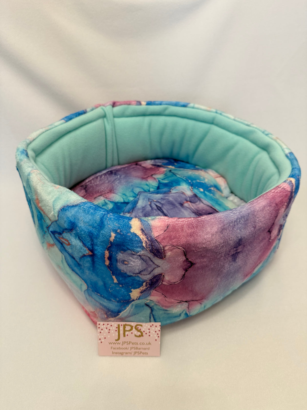 Doughnut 16 inch - Marble Cuddle Fleece & Mint
