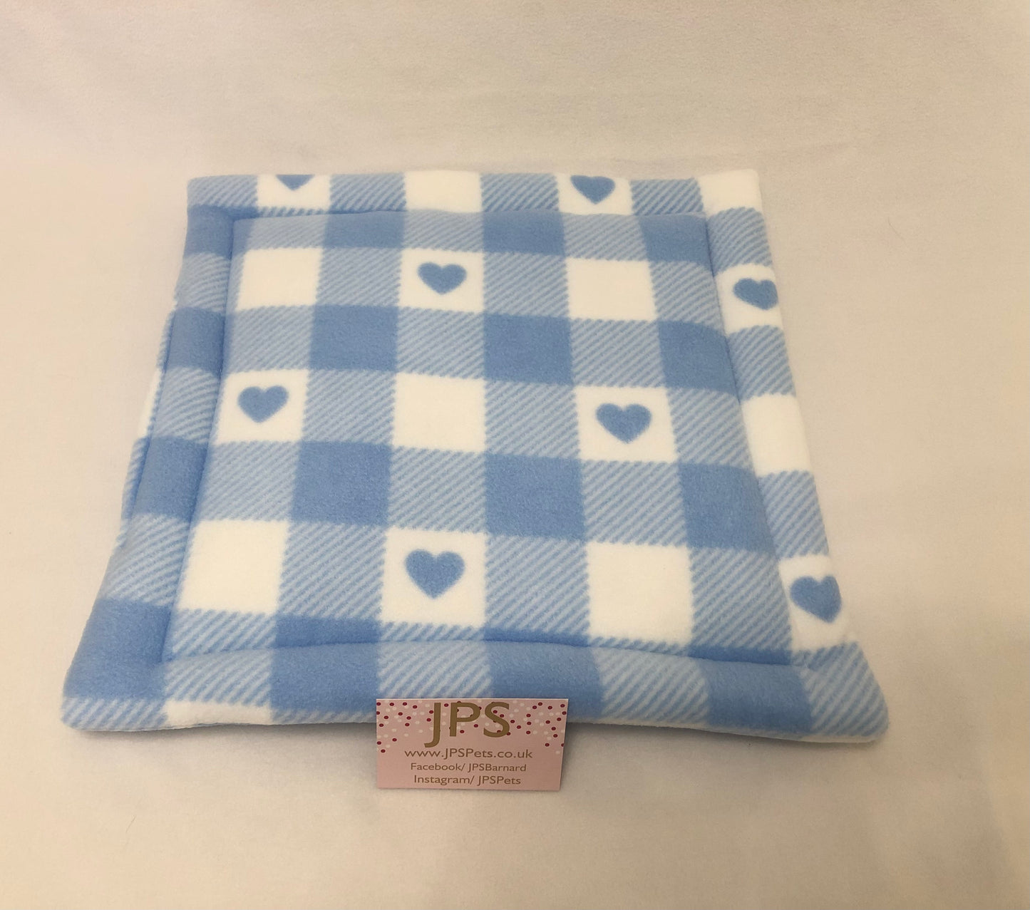 18 x 18 inch pad - Blue heart chequered & choose your own plain colour underside