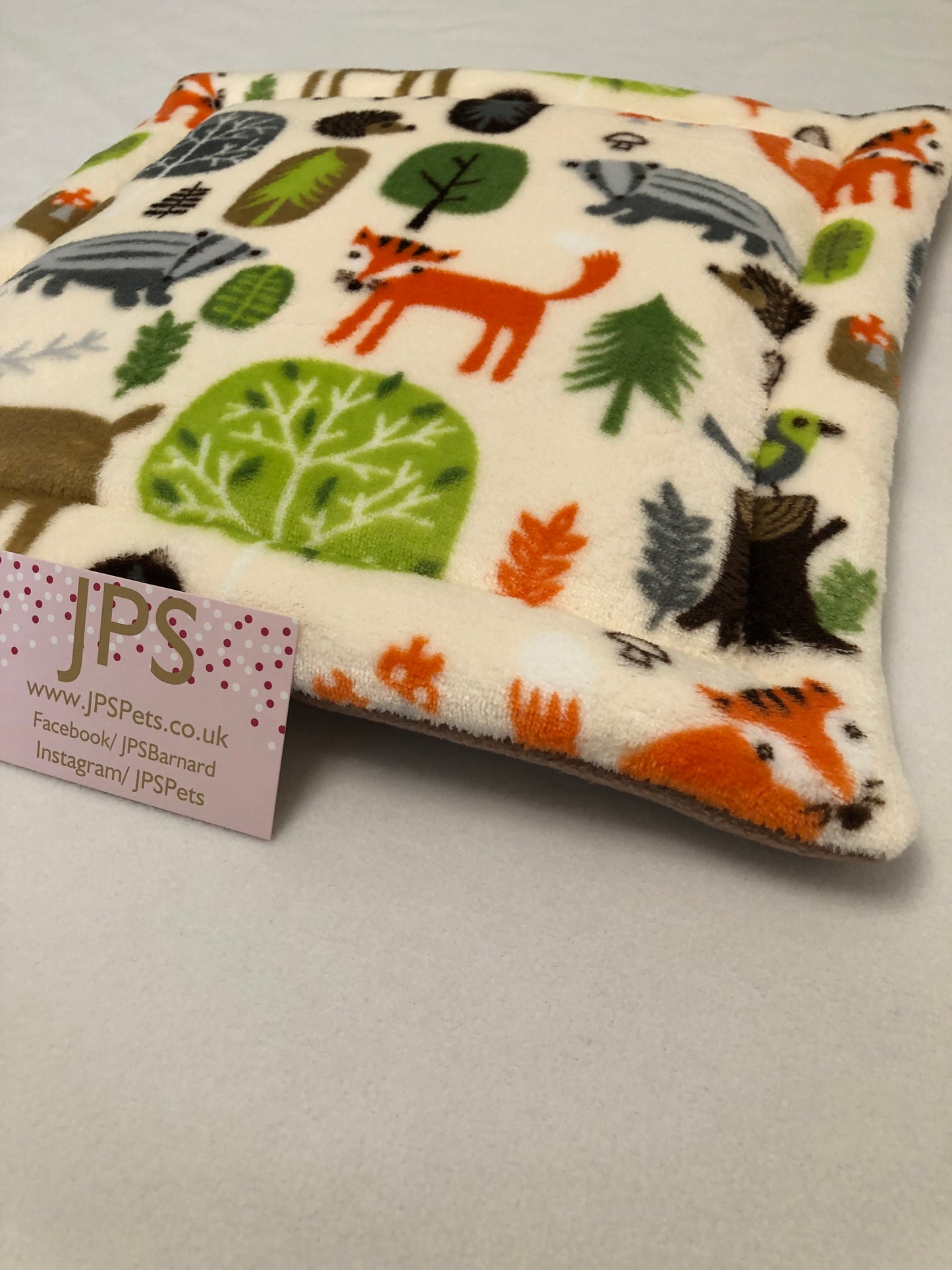 Ivory woodland cuddle fleece & plain mocha underside - 14 x 14 Inch Pad