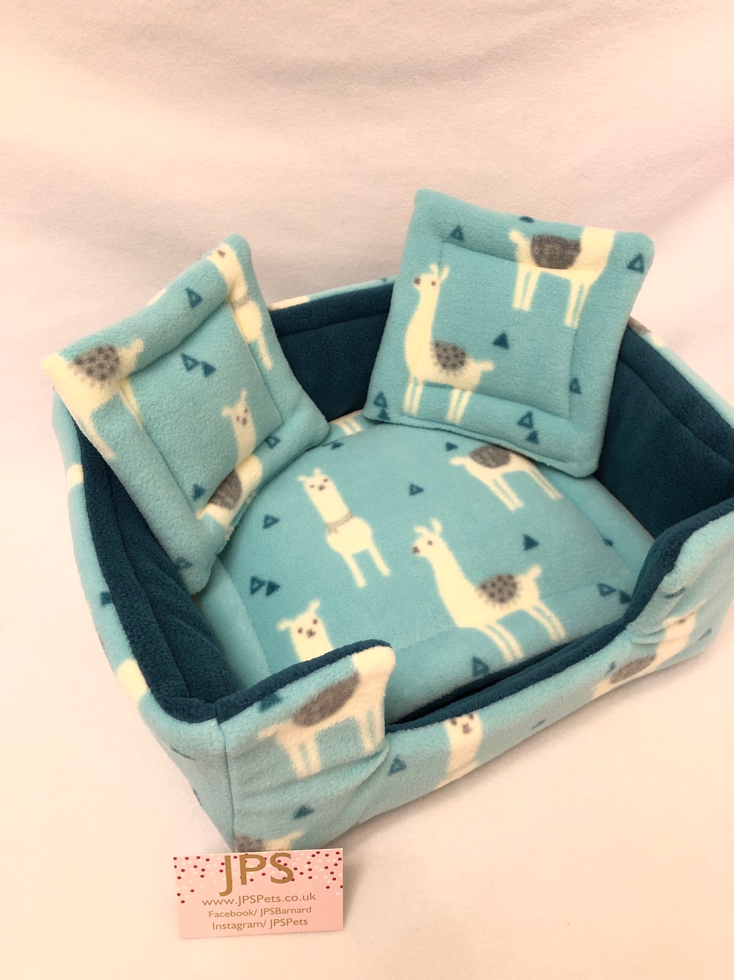 Sofa 13 x 11 inch - Mint Llama & sea green