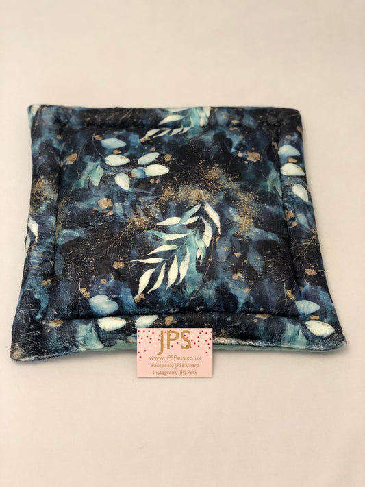 18 x 18 Inch Pad - Gilded Gardens cuddle fleece