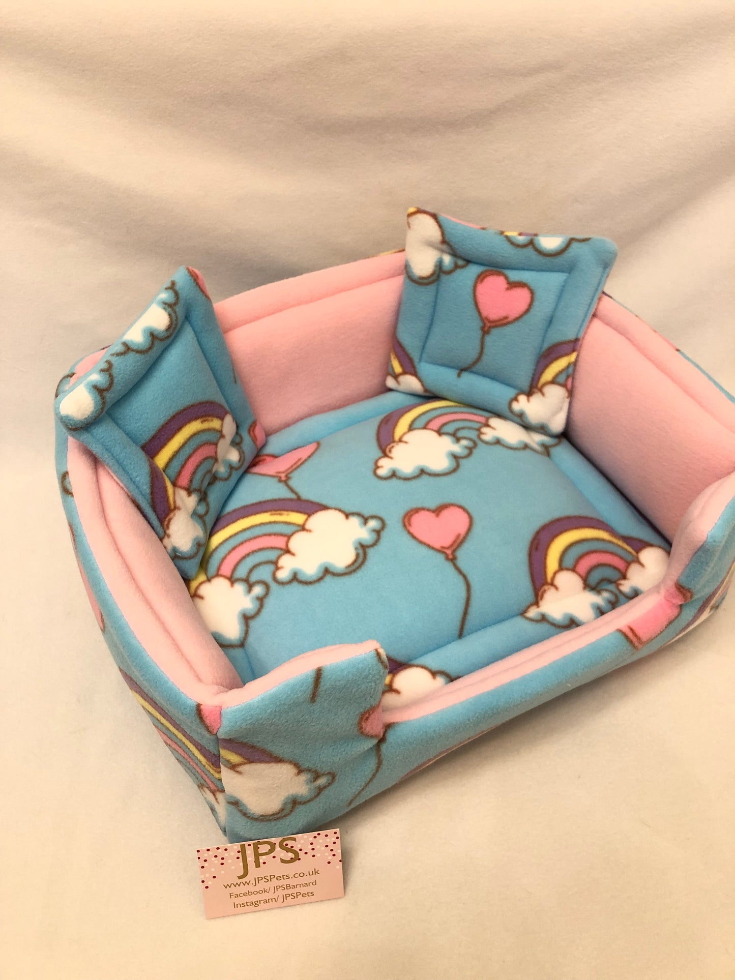 Sofa 16 x 13 inch - Rainbow Hearts & Baby Pink