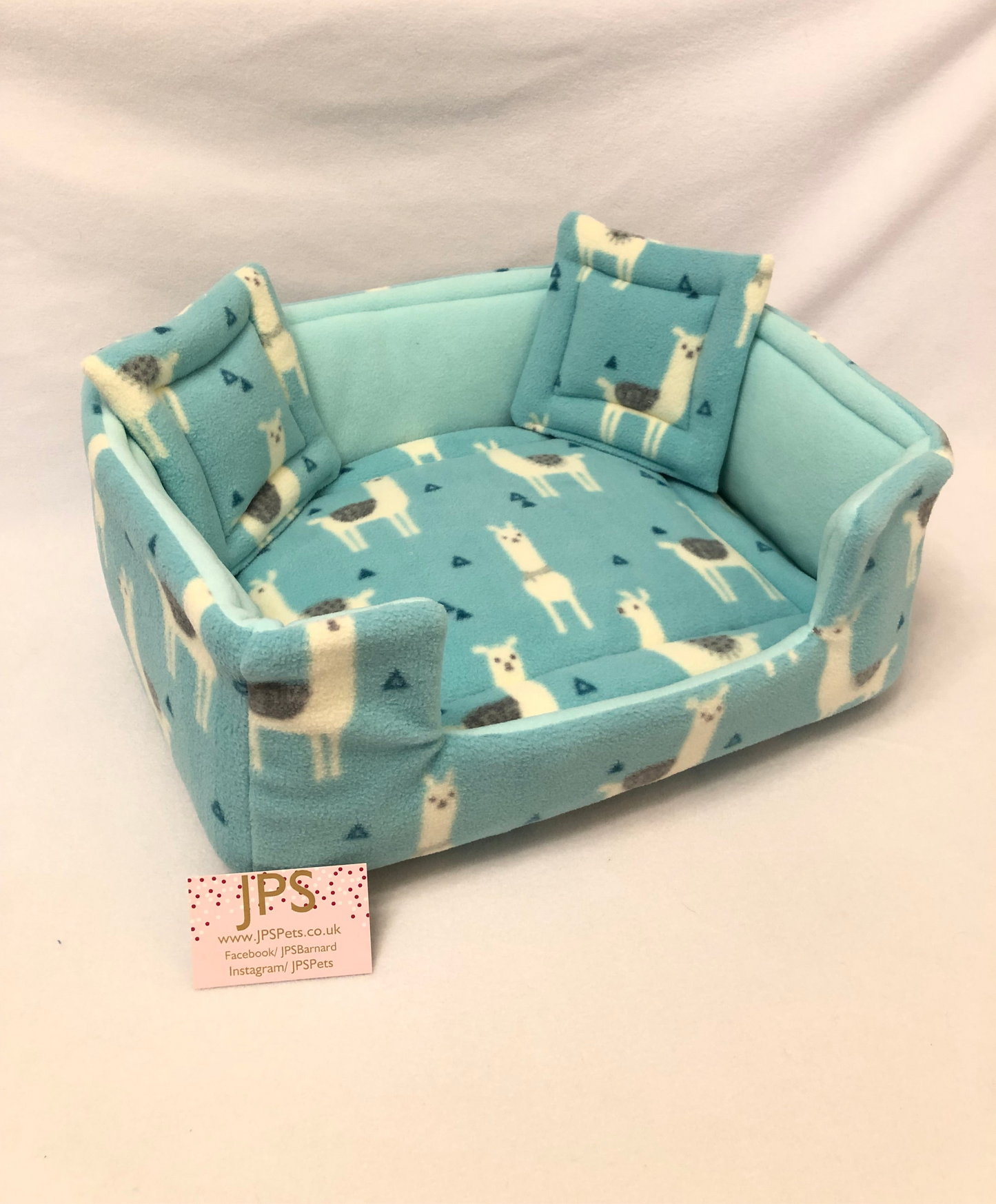 Sofa 16 x 13 inch - Mint Llama & Mint
