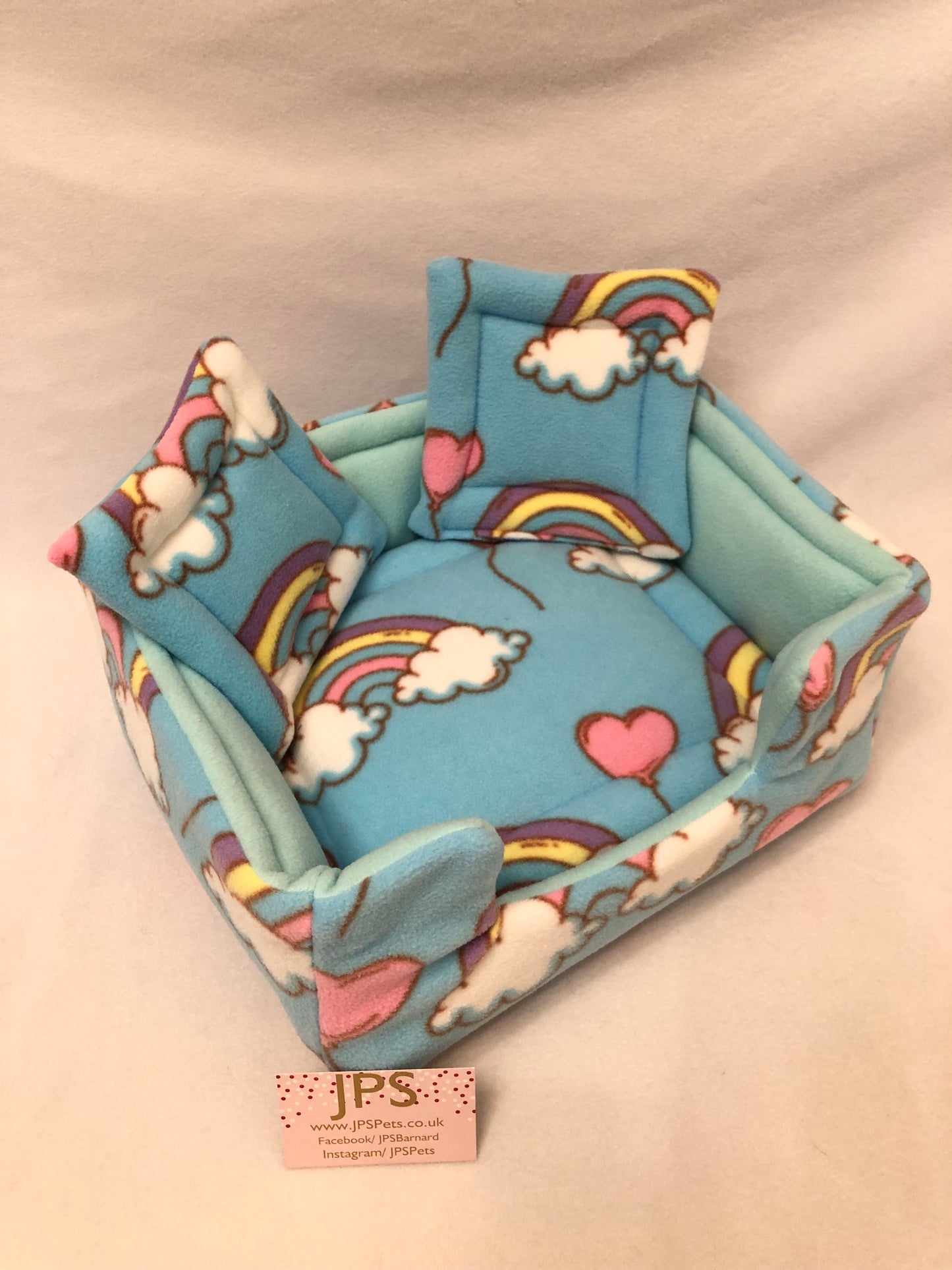 Sofa 13 x 11 inch - Rainbow Hearts & Mint