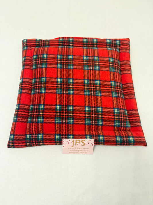 18 x 18 Inch Pad - red school tartan