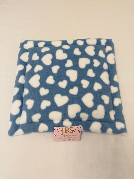 18 x 18 inch pad - Blue heart & baby blue