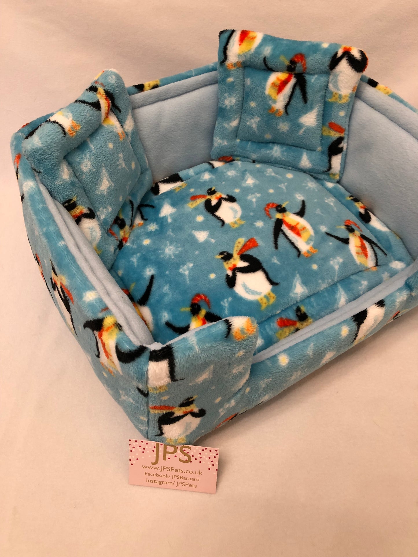 Sofa 13 x 11 inch - Penguin cuddle fleece & Baby Blue