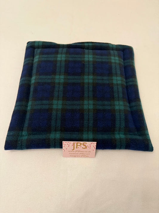 18 x 18 Inch Pad - Dark Green Tartan