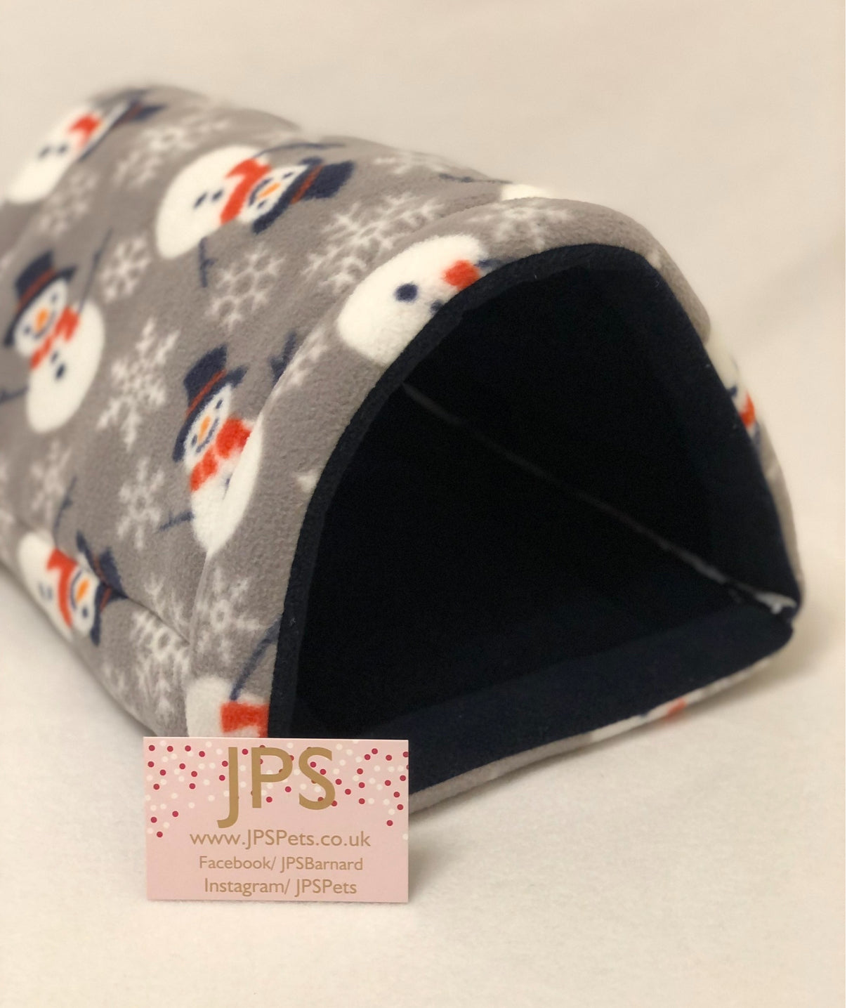 Tunnel - grey snowman