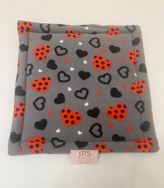 18 x 18 Inch Pad - grey hearts and grey underside