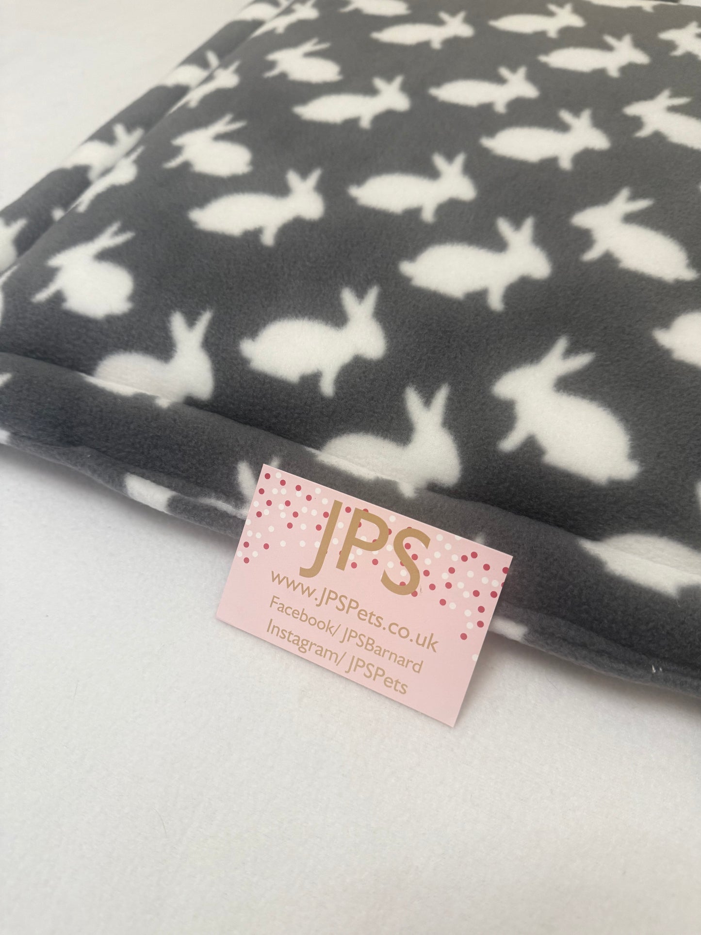 18 x 18 Inch Pad - grey bunny