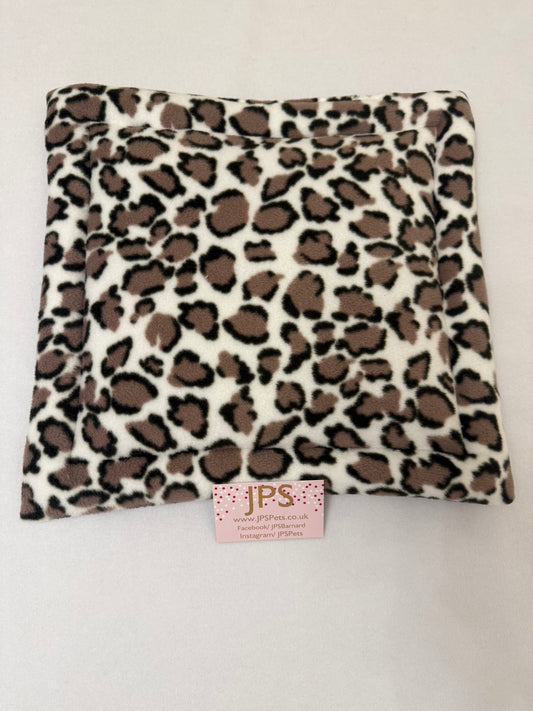 18 x 18 Inch Pad - snow leopard