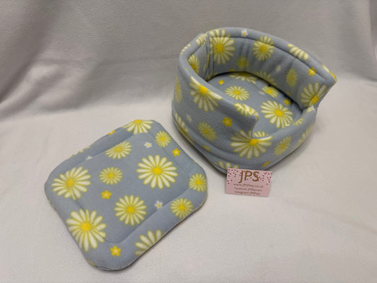 Cuddle Cup 11 Inch & spare pad - daisies