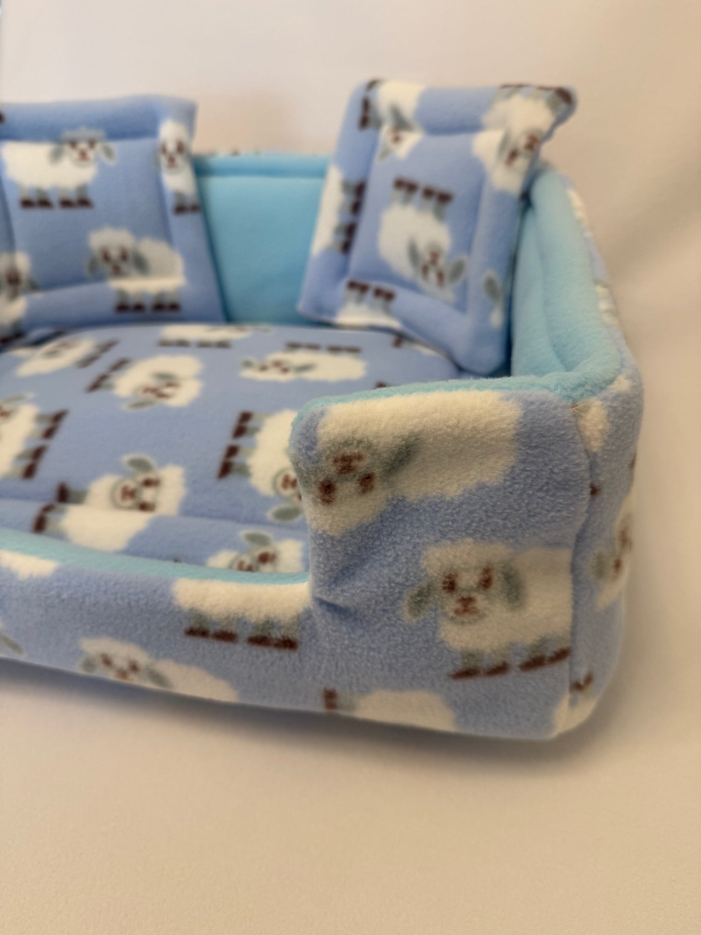 Sofa 16 x 13 inch - Blue Sheep & Baby Blue